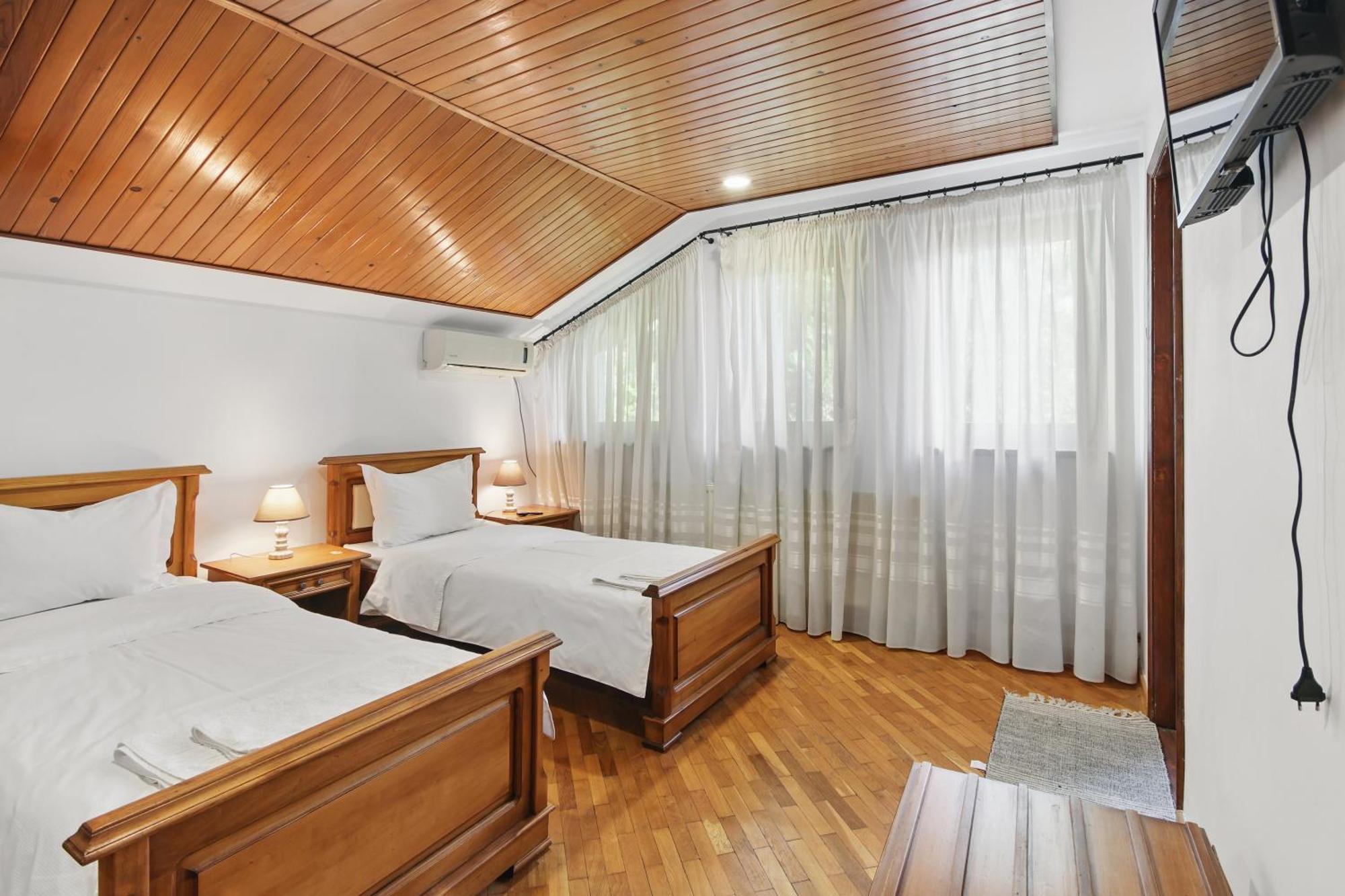 Casa Galand Hotel Parscov Kültér fotó