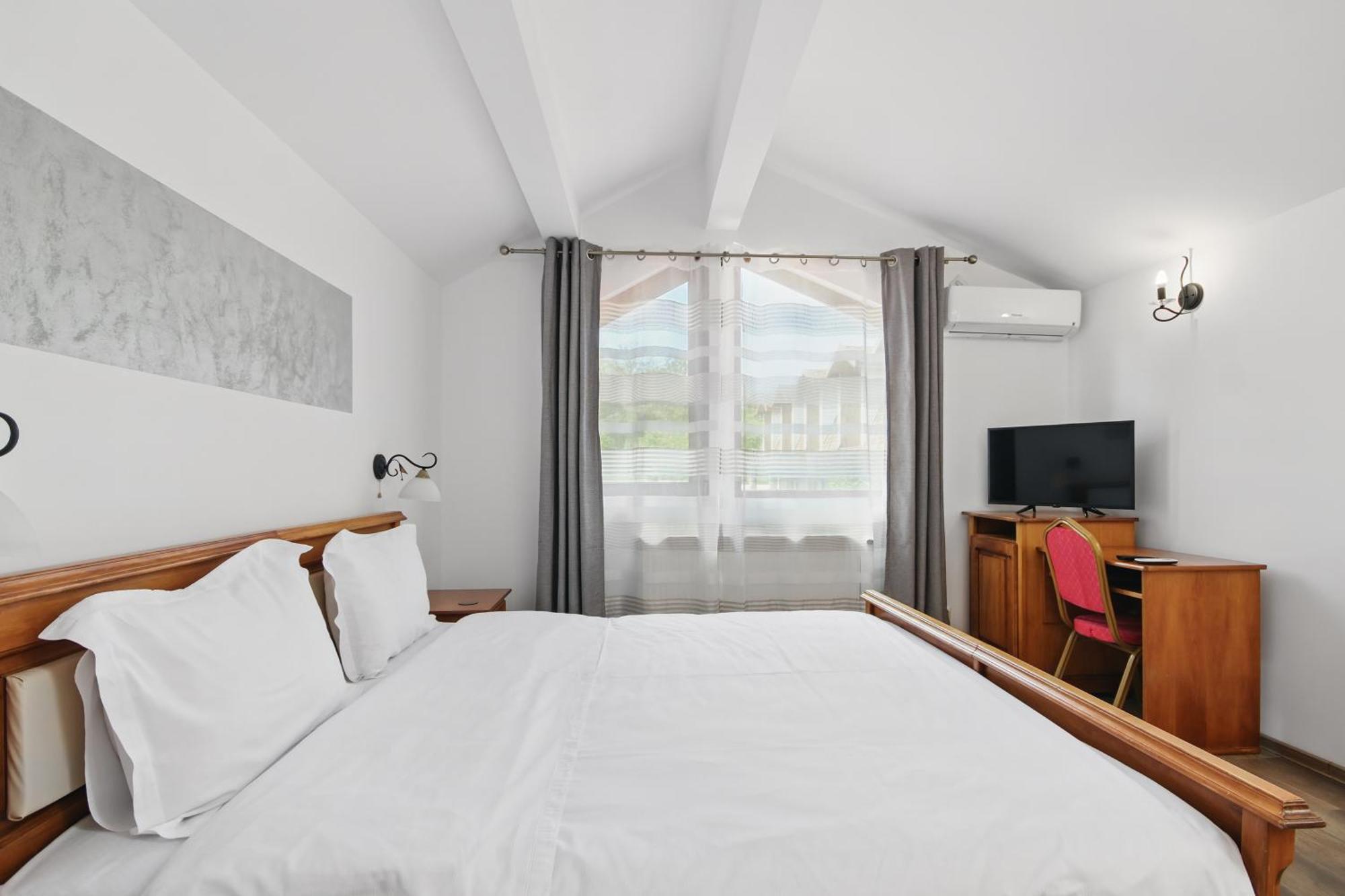 Casa Galand Hotel Parscov Kültér fotó